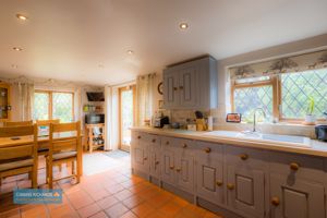 Kitchen/Breakfast Room- click for photo gallery